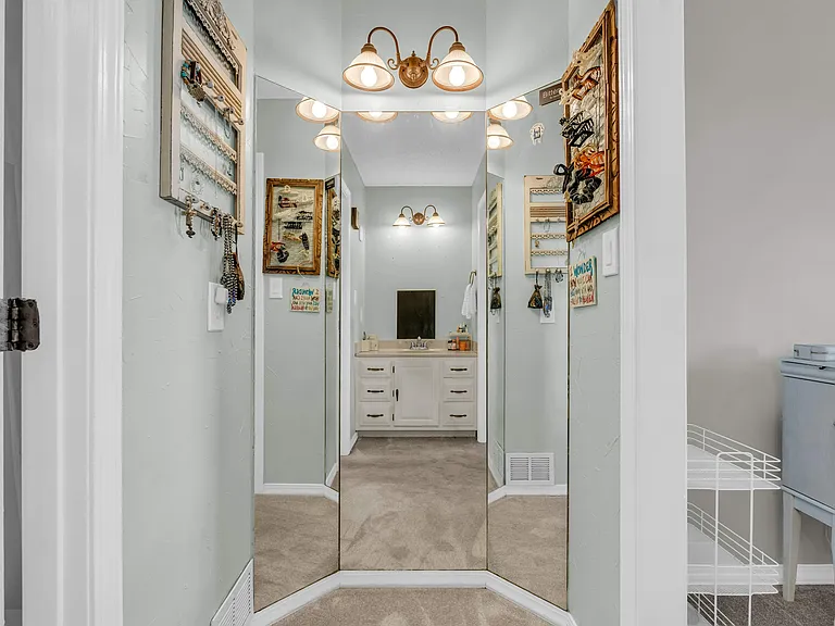 313 Hillfield Cv — Photo 12