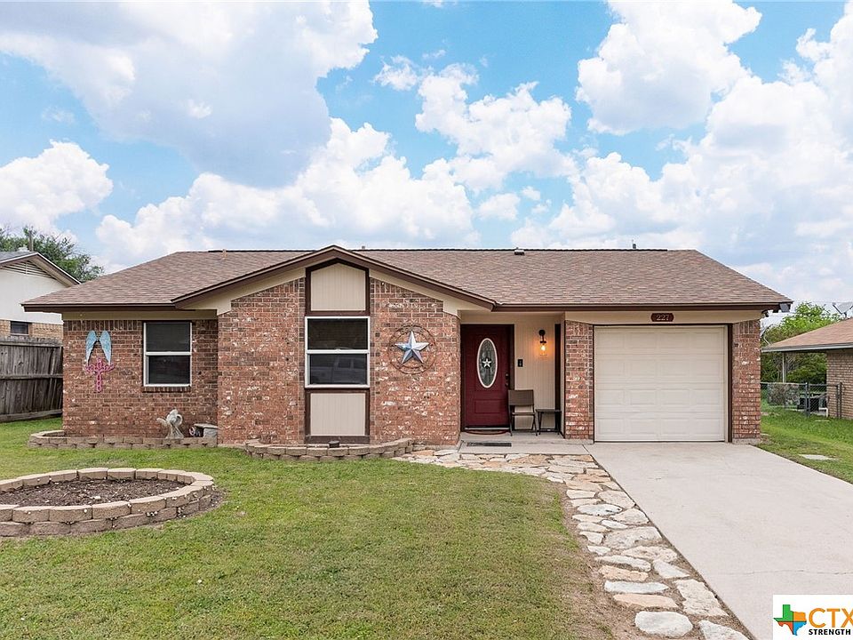 1st image of 227 Bridle Dr