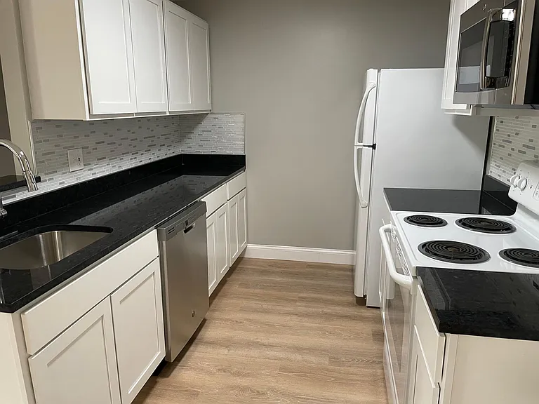 230 Phenix Ave #15 — Photo 8