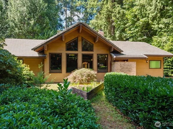 18461 Ballinger Way NE, Lake Forest Park, WA 98155