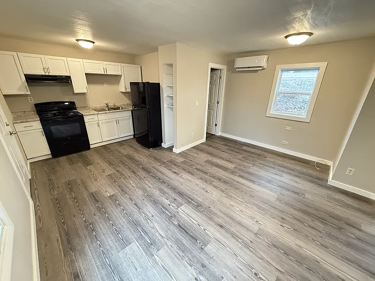 Pine Valley Apartments — Photo 6