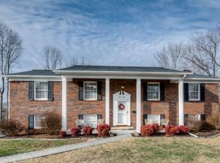 1212 Ervin Ct, Kingsport, TN 37664