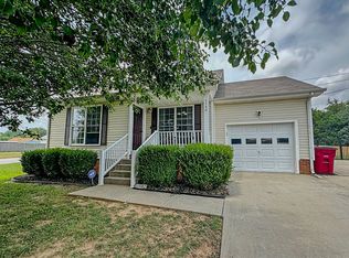 1140 Lamont Ct, Clarksville, TN 37042