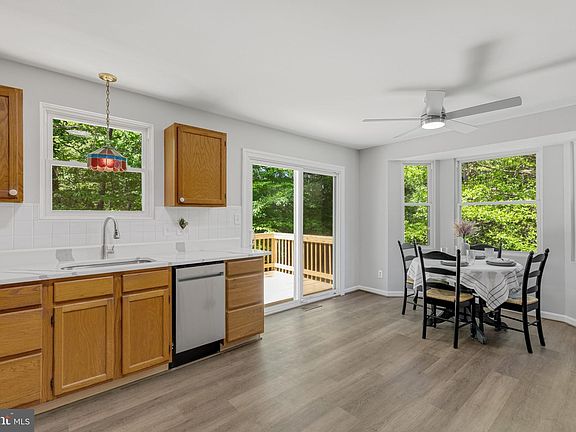 3rd image of 6765 Aralia Ave