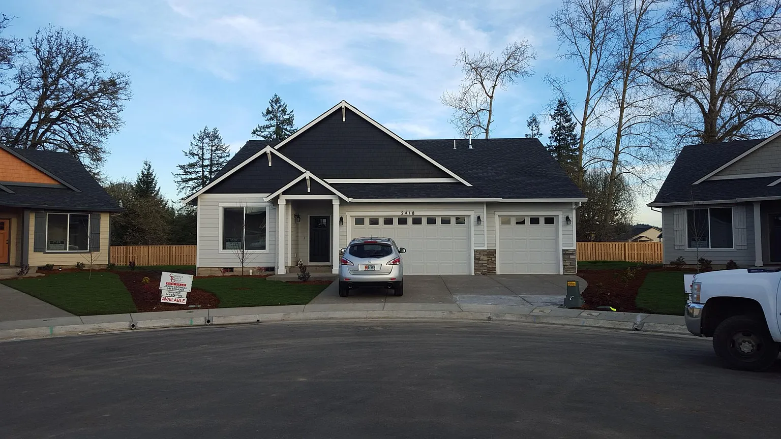 2418 NE Summit Dr photo 1
