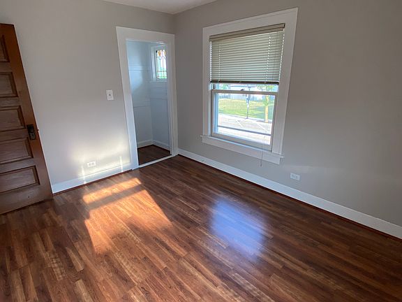 5th image of 111 W Willow Ave #2