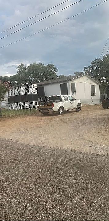 1st image of 327 E Sweetbriar Dr