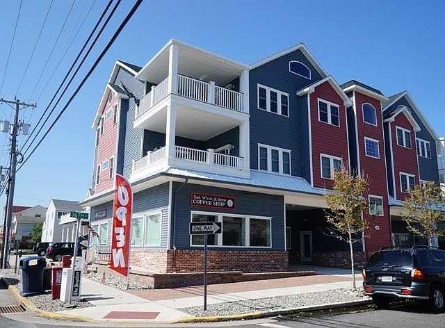 1st image of 104 36th St Unit 202