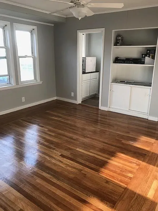 4 bed, 9999 sqft, $5,200 — Photo 1