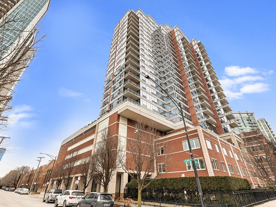 1st image of 1600 S Prairie Ave #803