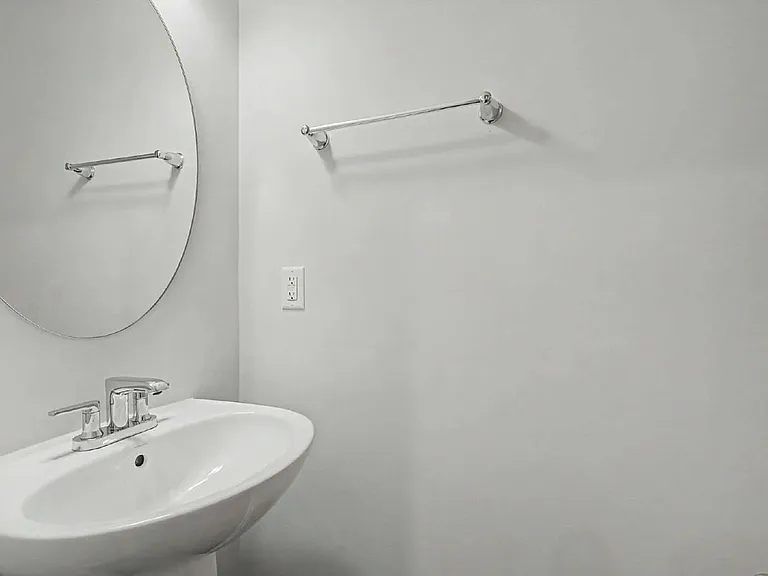1621 Crimson Leaf Ln — Photo 23