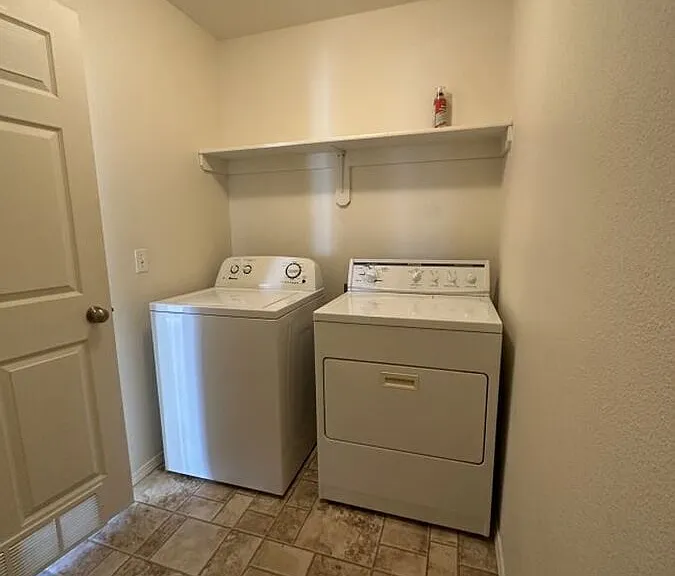 1112 Longbow Ln #G — Photo 19