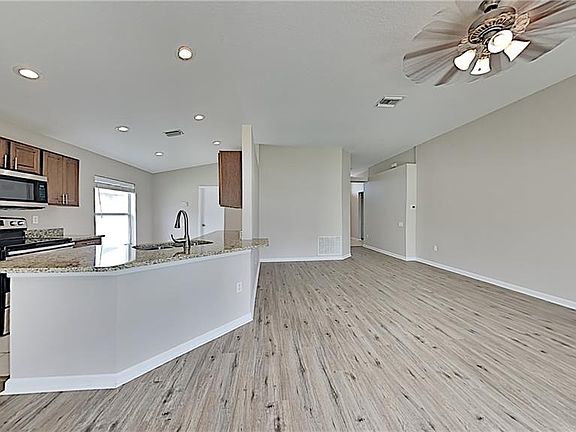 5th image of 30501 Randall Manor St