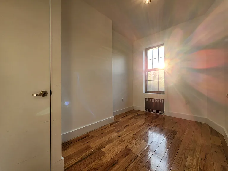 640 Kosciuszko St #2L — Photo 15