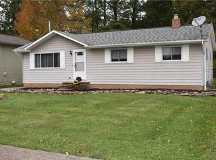 38205 Poplar Dr, Willoughby, OH 44094