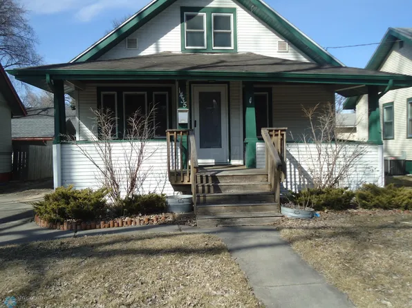 1435 7th Ave S, Fargo, ND 58103