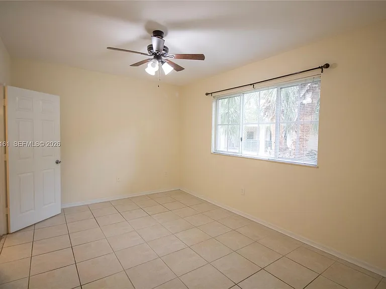 2469 Centergate Dr — Photo 6