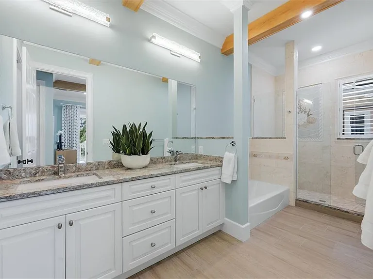 115 Aqua Ln — Photo 30