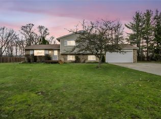 248 N Oakmont Dr, Northfield, OH 44067