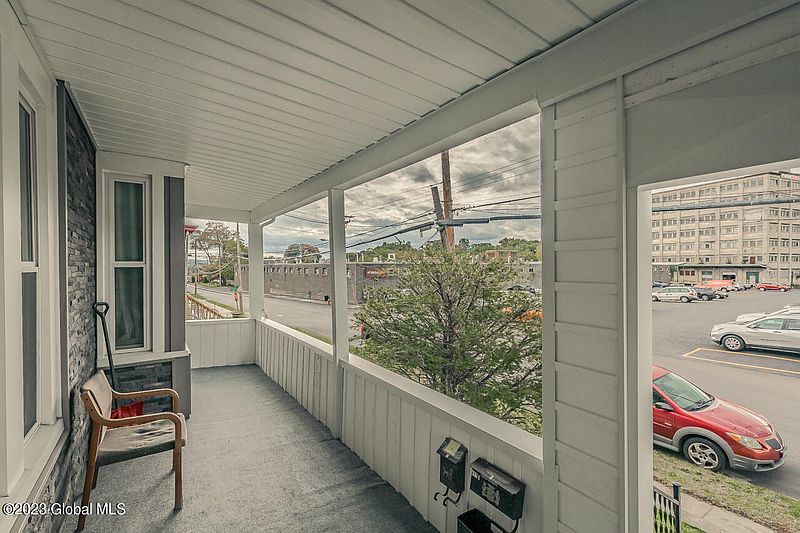 3rd image of 357 Forest Avenue