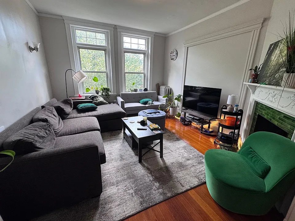 8 Strathmore Rd #3