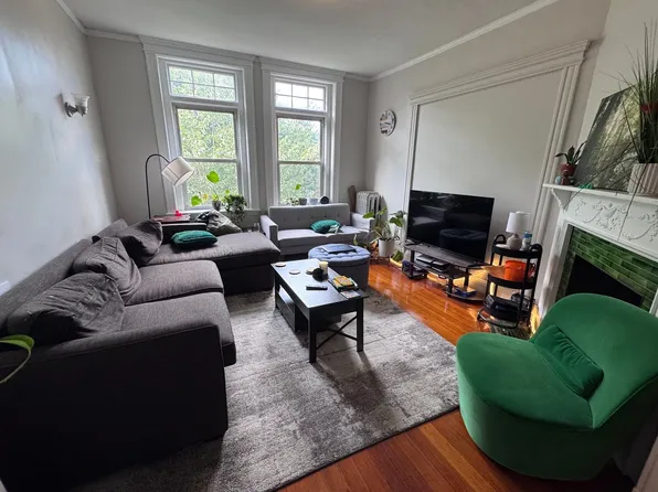 8 Strathmore Rd APT 3, Brookline, MA 02445