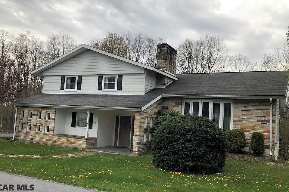 1st image of 221 Kathy St