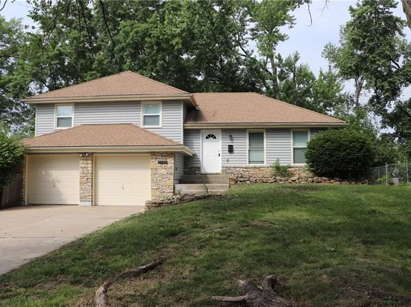 9534 Connell Dr, Overland Park, KS 66212
