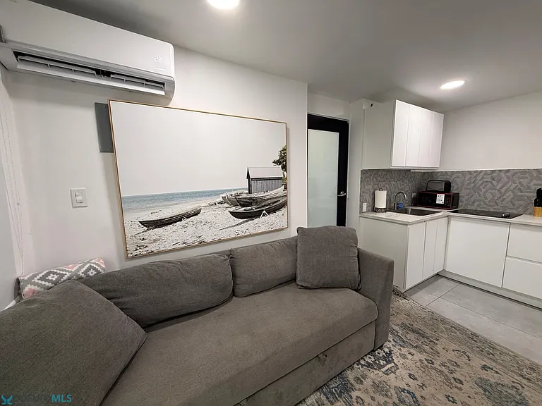 149 Calle Delbrey #1B — Photo 2