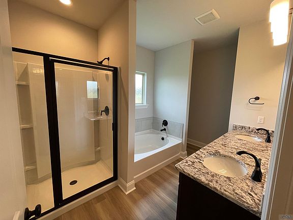4th image of 270 Marie Claire Dr