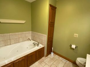108 Crestview Dr, Sutton, NE 68979
