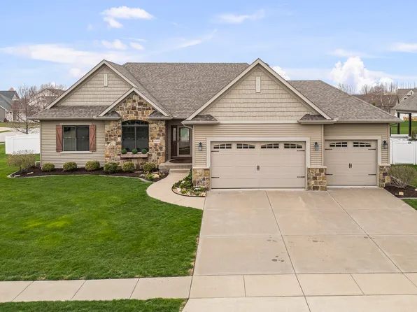 6608 Prairie Grass Ln, Bettendorf, IA 52722