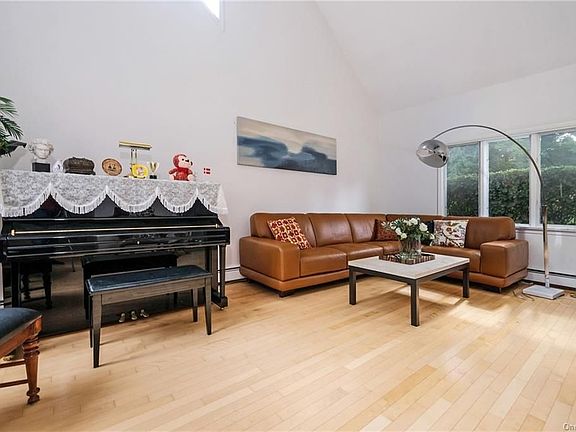 4th image of 11 Grove Mews