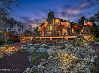 18 Hazelwood Dr, Lake Harmony, PA 18624