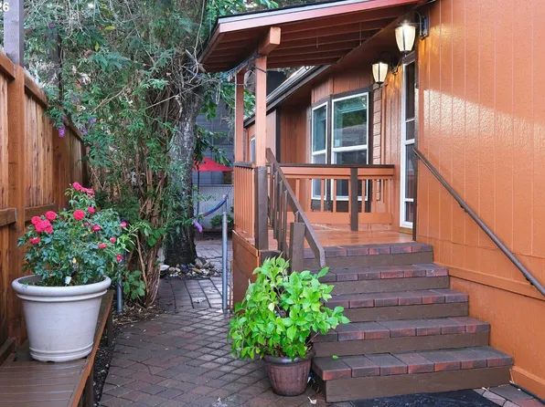 8300 NE Quatama St #77, Beaverton, OR 97006