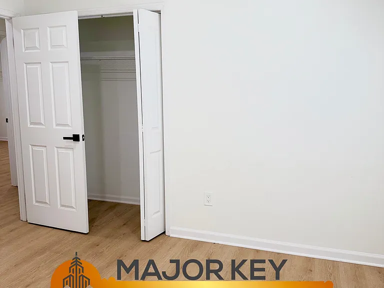 4555 Sugarloaf Pkwy — Photo 32