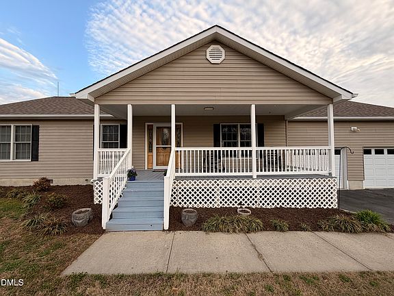 2nd image of 111 Fox Crossing Dr