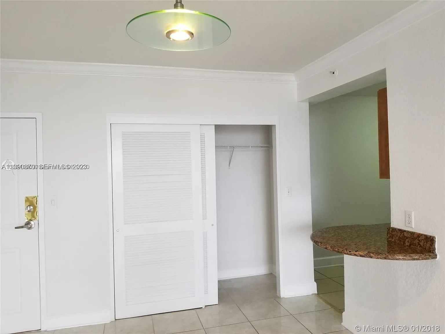 1 bed, 922 sqft, $2,450 — Photo 4