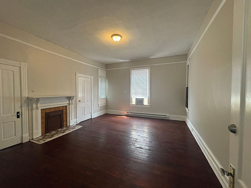 1st image of 883 Mulberry St #D