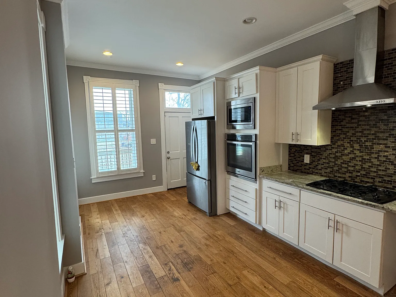 4 bed, 2214 sqft, $2,650 — Photo 4
