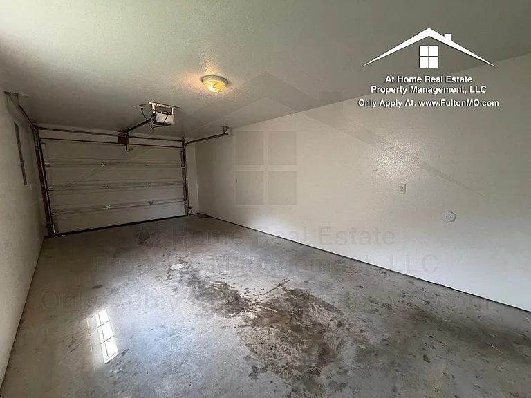 1902 Dunham Dr — Photo 30