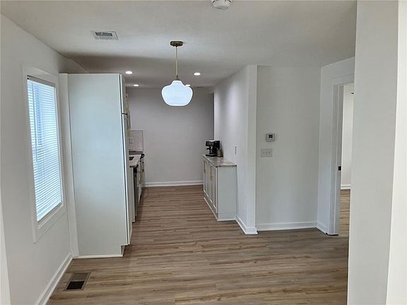 5th image of 3111 Waverly Ave