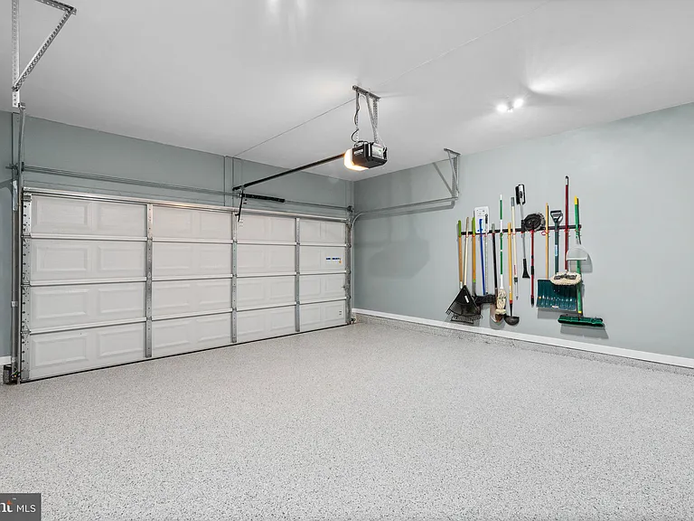 1801 Rankokus Dr — Photo 36
