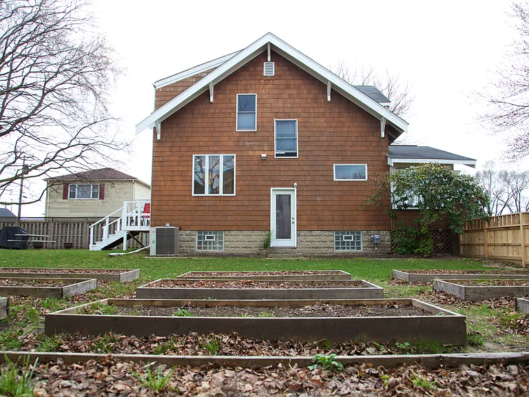 210 N Lafayette Ave — Photo 24