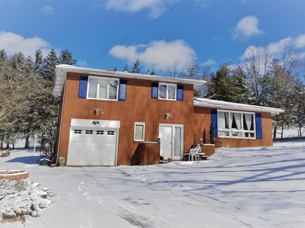 46 Pine Ln