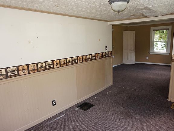 3rd image of 5684 E Smith St