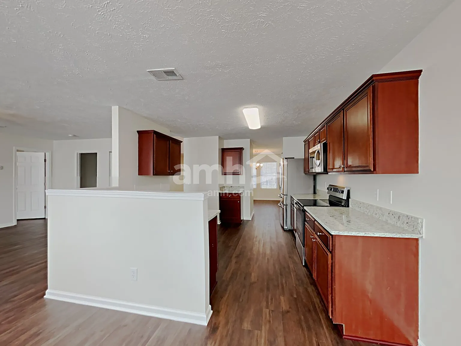 4 bed, 2.5 bath, 2143 sqft, $2,595 — Photo 3