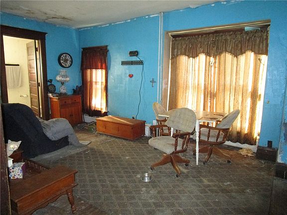 5th image of 308 Kitchell Ave