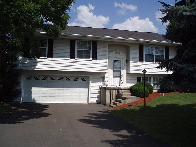 1st image of 212 Meadowbrook Pkwy E