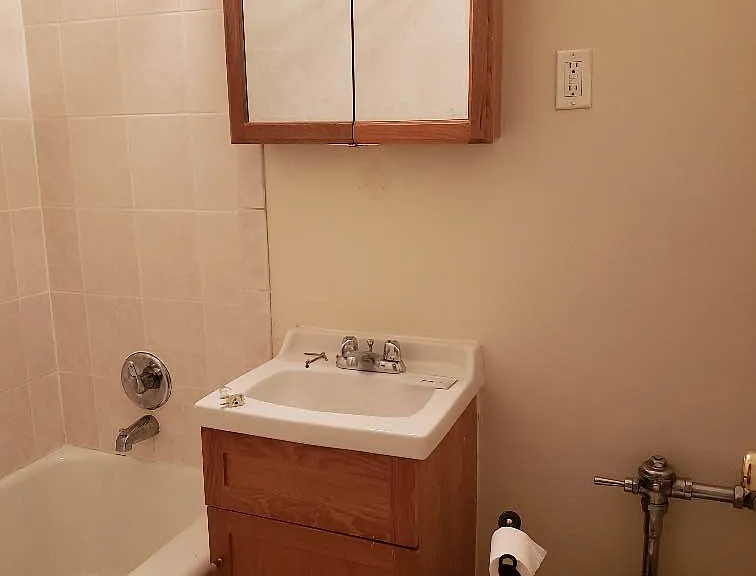 222 E 8th St #5M — Photo 8